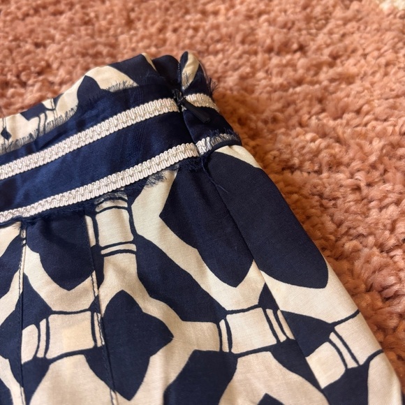 Lily Pulitzer Navy Trellis Silk Blend Pleated Skirt - Size 2 Retail $98 - Picture 4 of 6